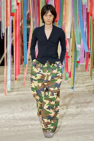 Look 48